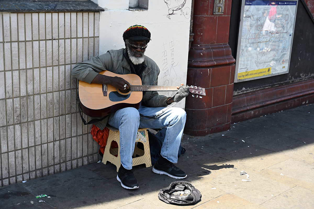 Copyright William Ravara